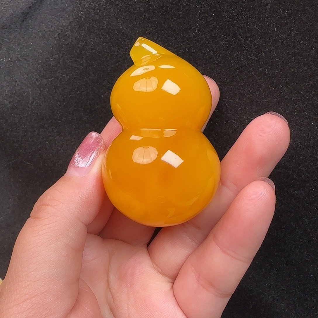 蜜蜡未镶嵌珠宝奇石