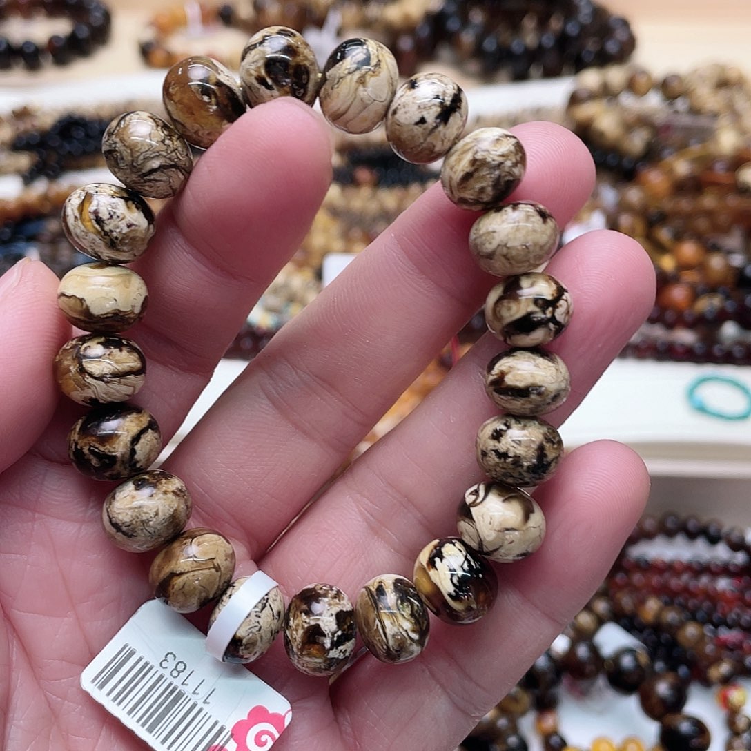 琥珀裸石未镶嵌杨**依十一11183