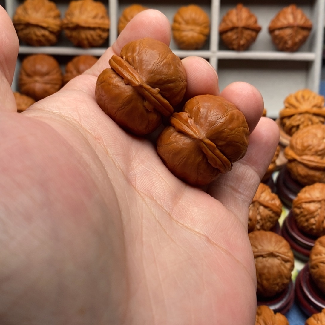 用***5把件文玩核桃龙胆