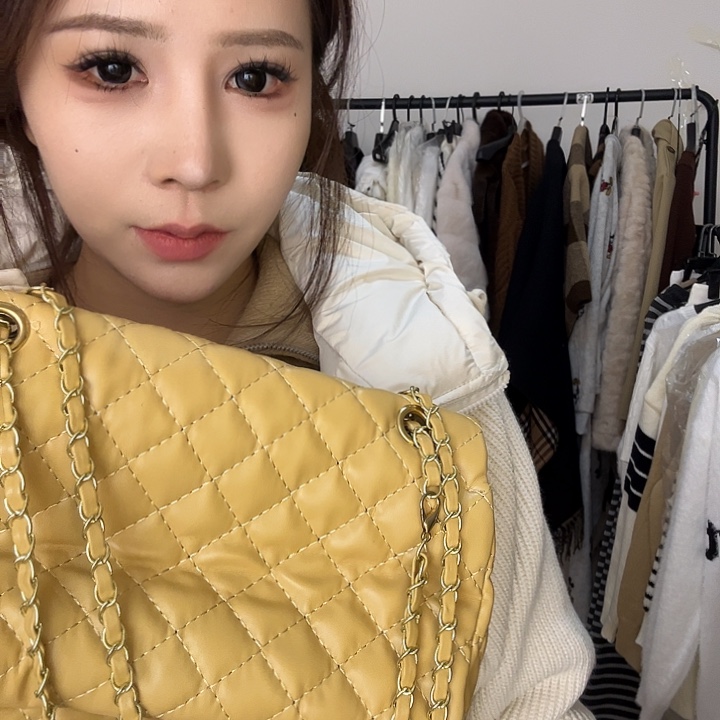 女装的设计师服装