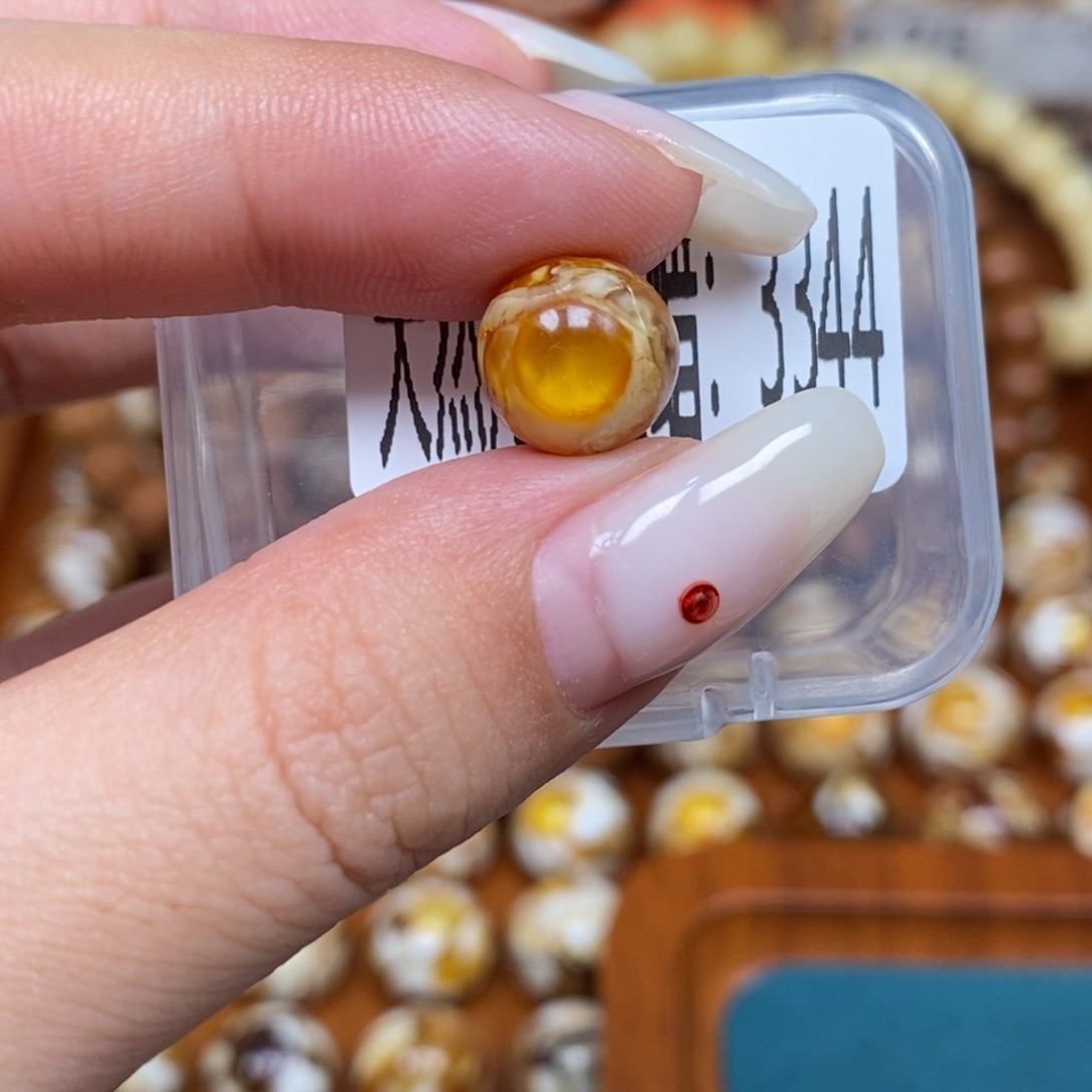 蜜蜡未镶嵌珠宝奇石3344