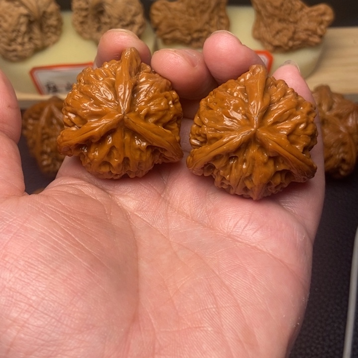 文玩核桃吊坠工艺三棱