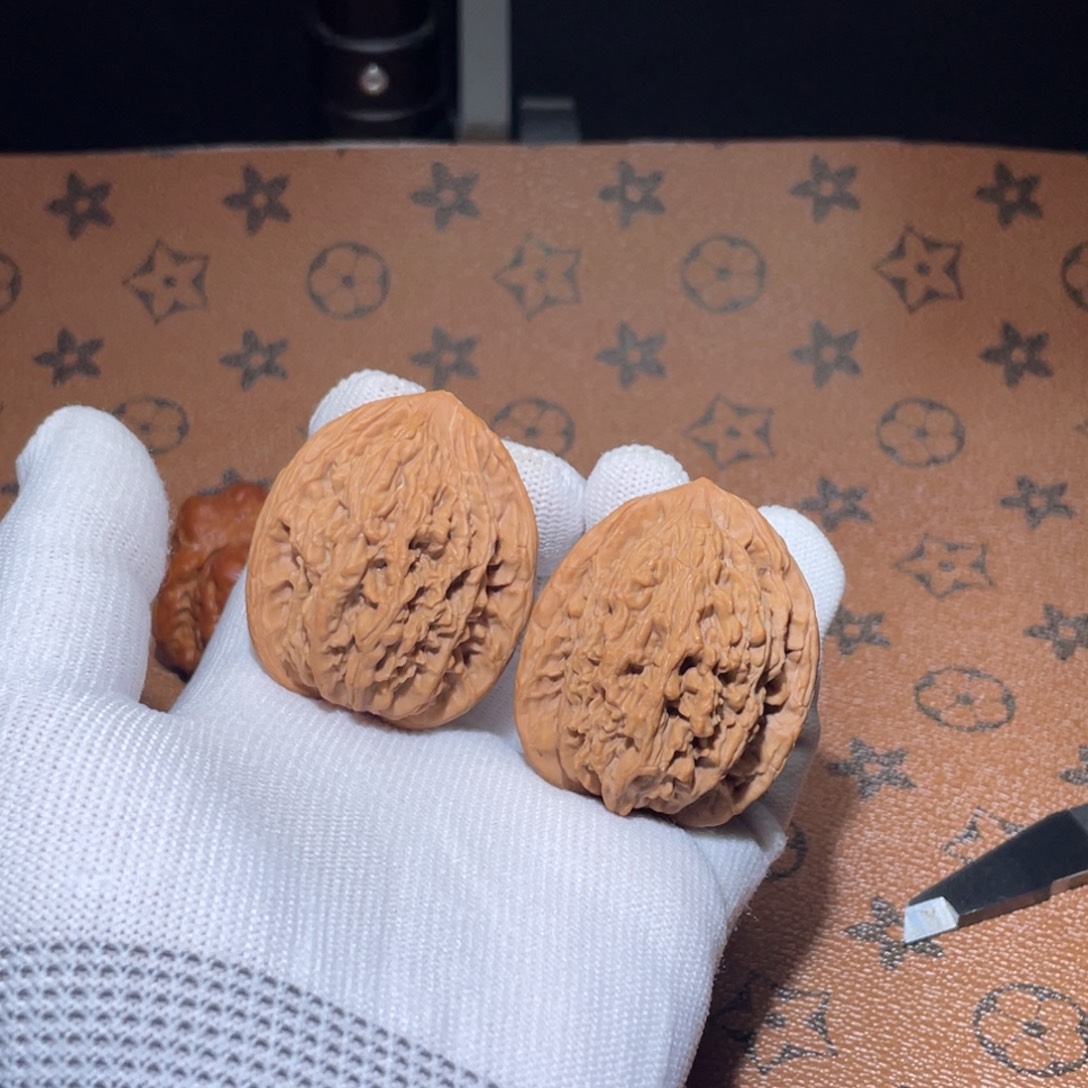 文玩核桃吊坠40全品虎头