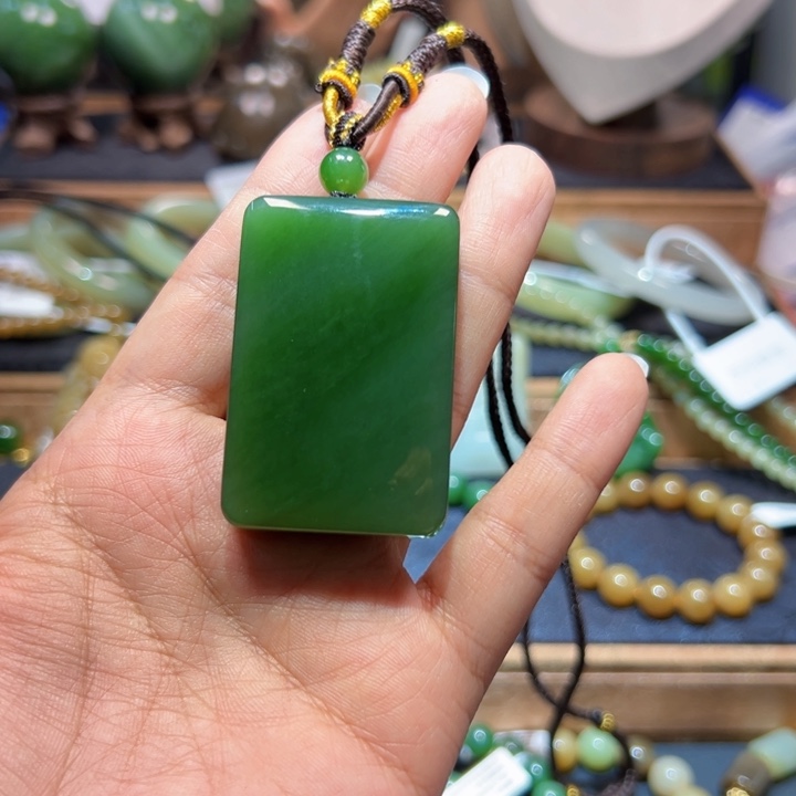 颈饰未镶嵌和田玉