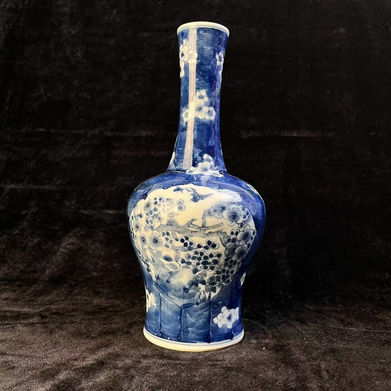 清代青花山水赏瓶