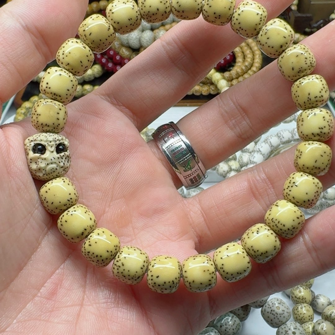 星月菩提手串10x9 原白 打底