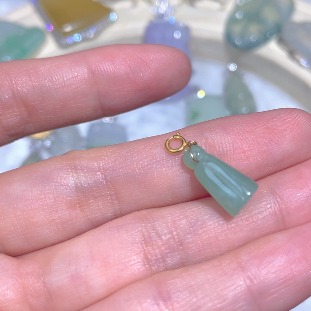 翡翠颈饰18K金镶嵌翡翠