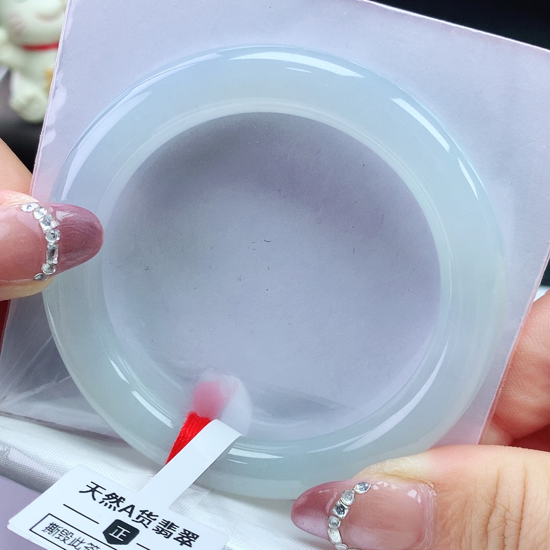 翡翠手镯未镶嵌53圈