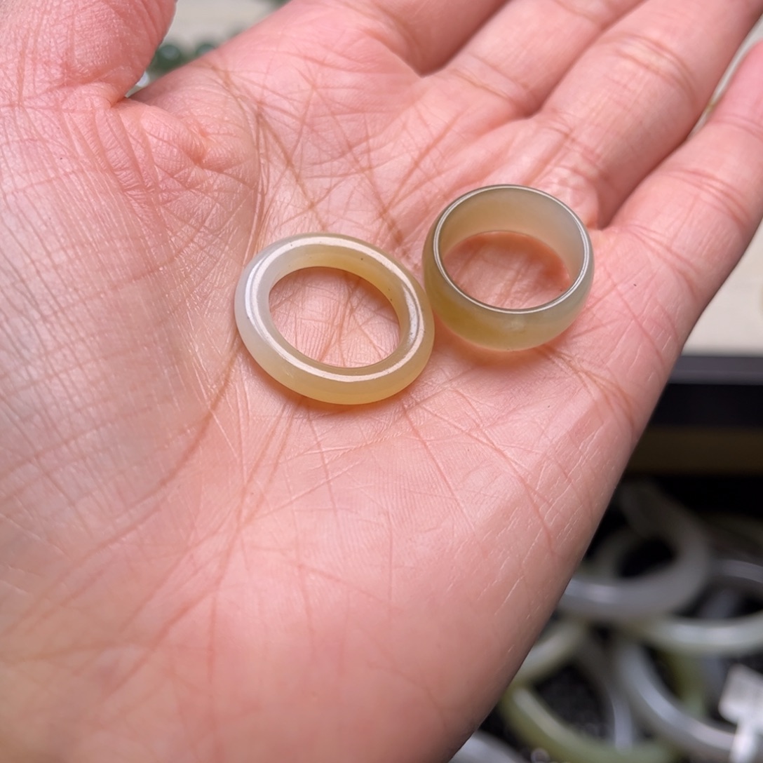 妙***.和田玉（糖玉）未镶嵌珠宝半成品指环16.5