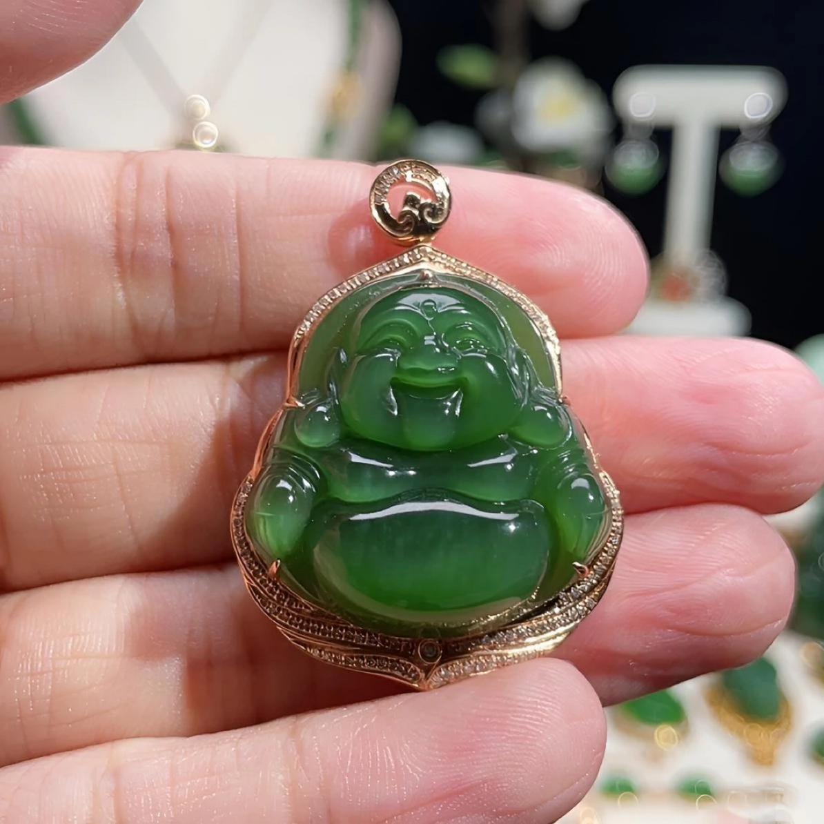 天然和田玉碧玉佛公吊坠18k金镶嵌