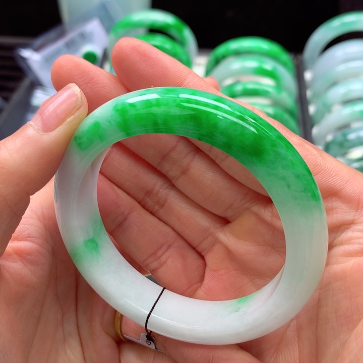 【闪购商品】翡翠手镯未镶嵌芷*天然翡翠手镯