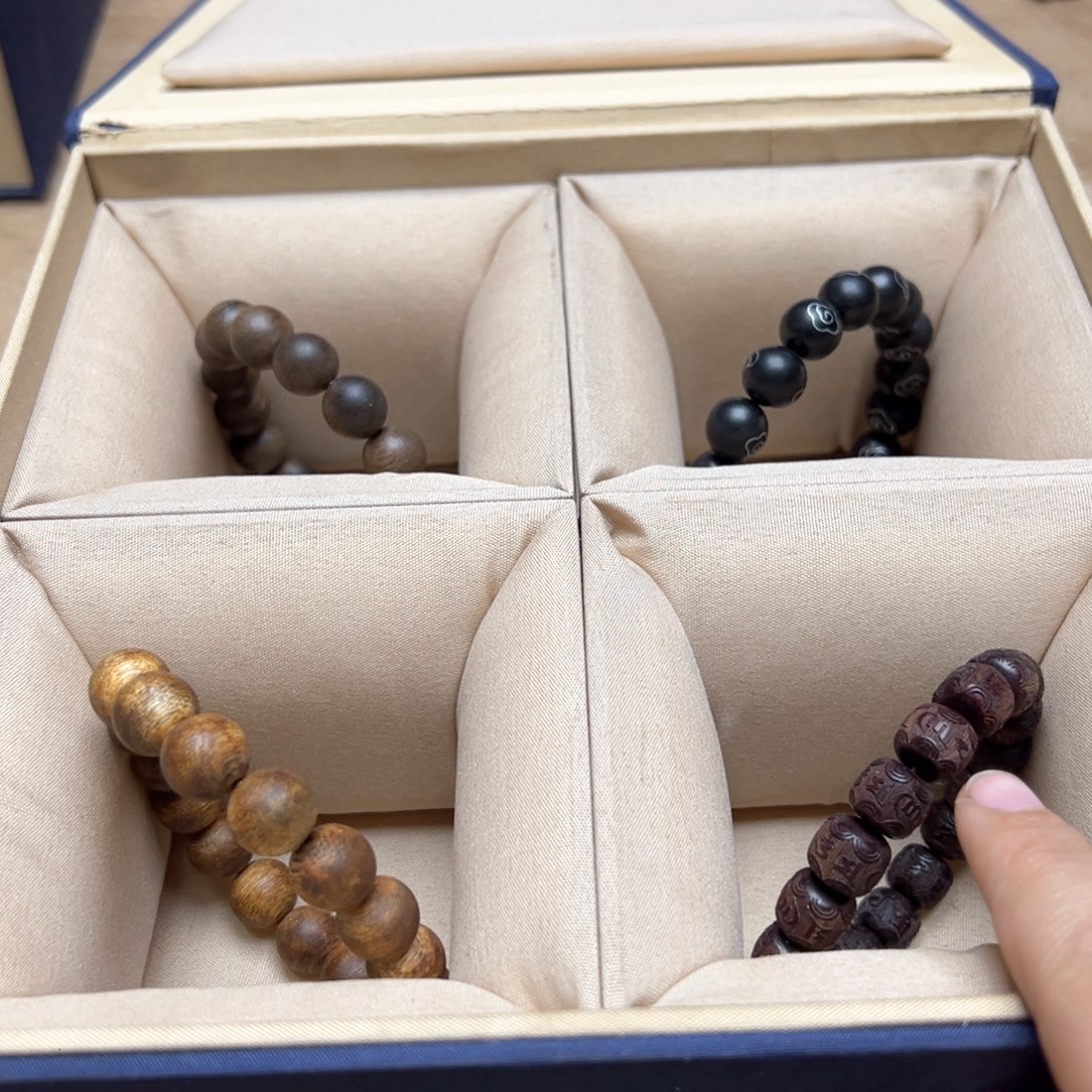 大叶紫檀（黑酸枝木类）