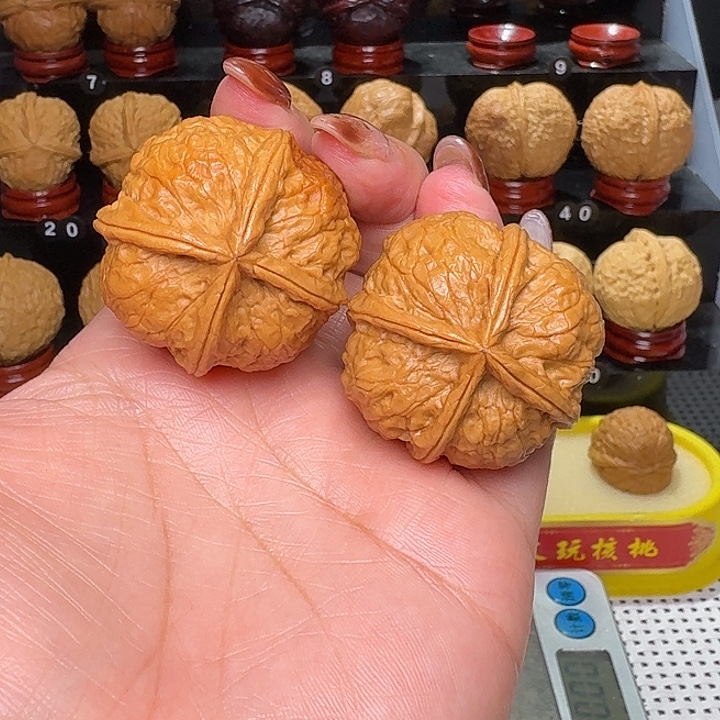 8***财文玩核桃把件玉玺四棱888