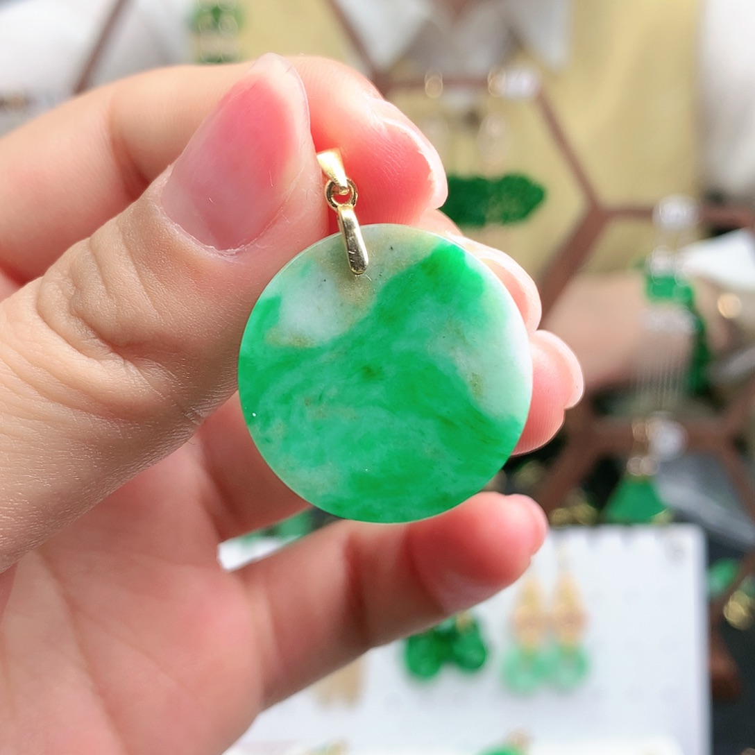 翡翠颈饰银S925镶嵌吊坠