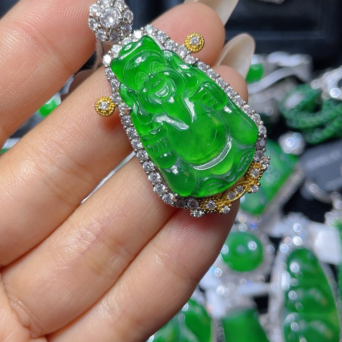 翡翠颈饰银S925镶嵌翡翠