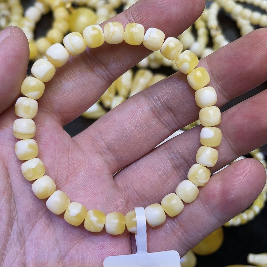 蜜蜡手串未镶嵌7mm浓瓷白金妖花