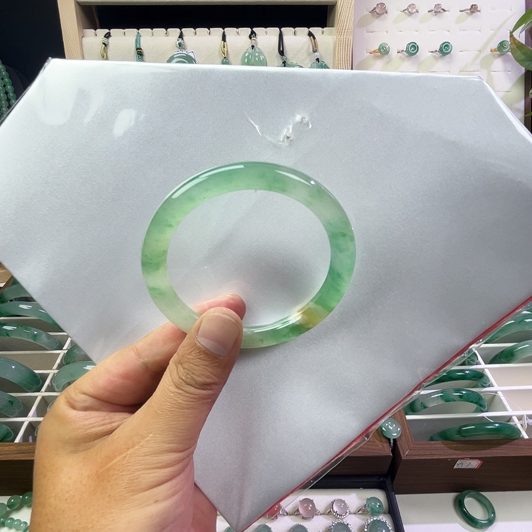 石英质玉未镶嵌手镯59.2