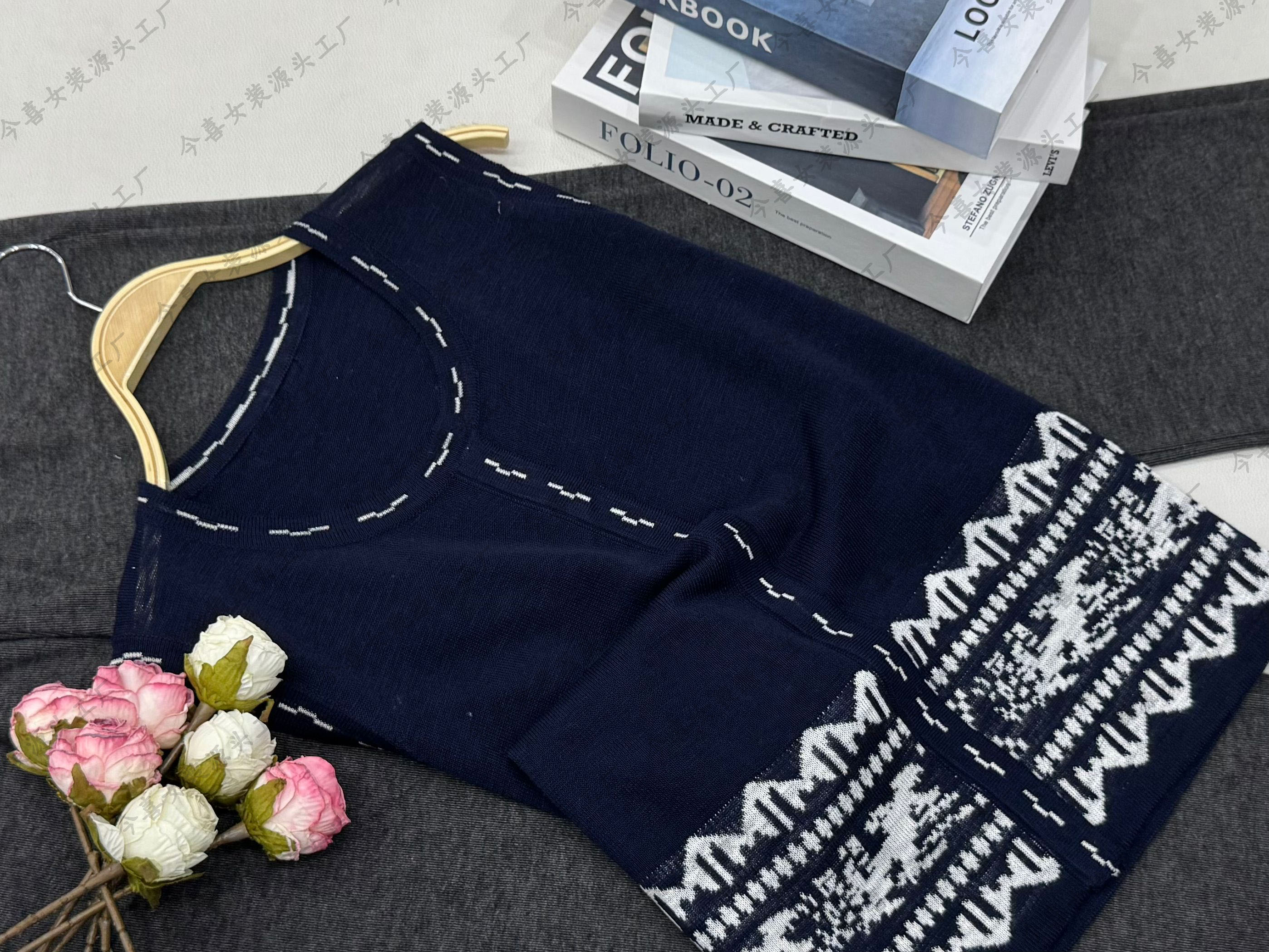 【蓝色提花马甲】新款百搭时尚宽松无袖上衣QC3455