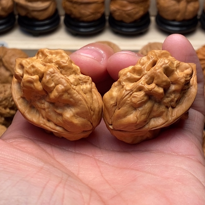 欢***迎文玩核桃把件…………………………