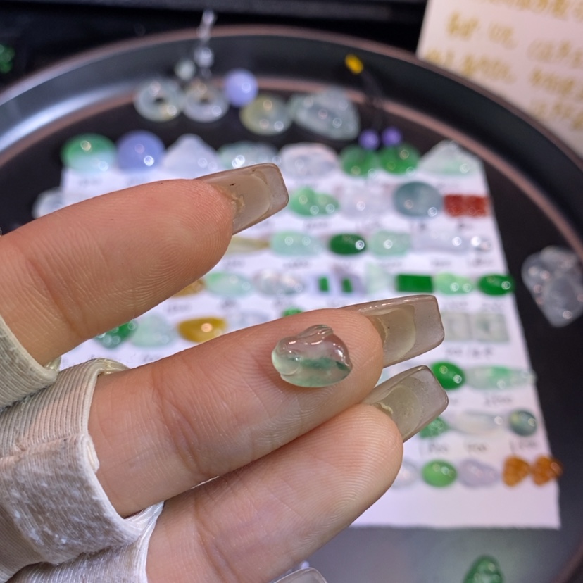 【闪购商品】翡翠挂件未镶嵌兔子