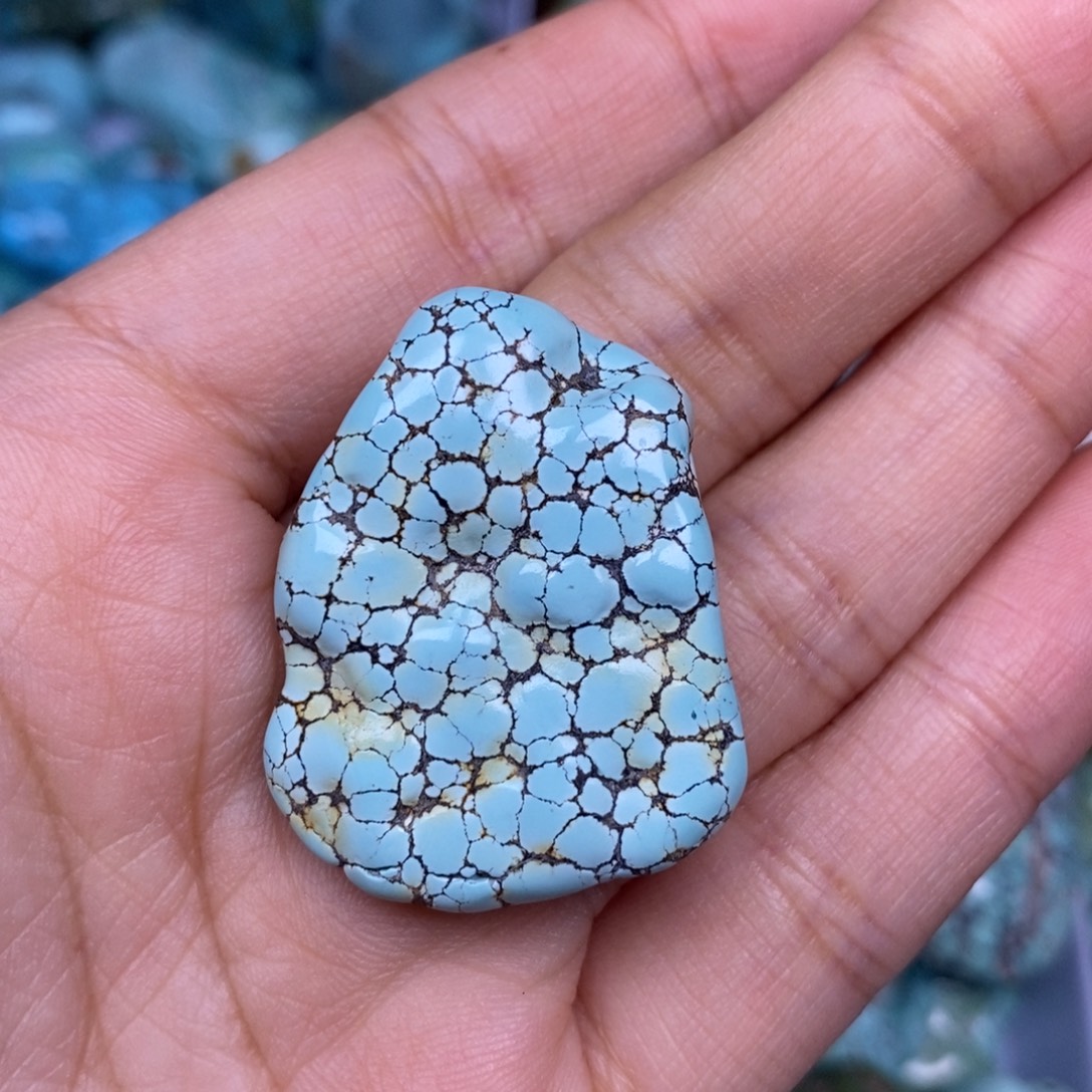 绿松石未镶嵌颈饰