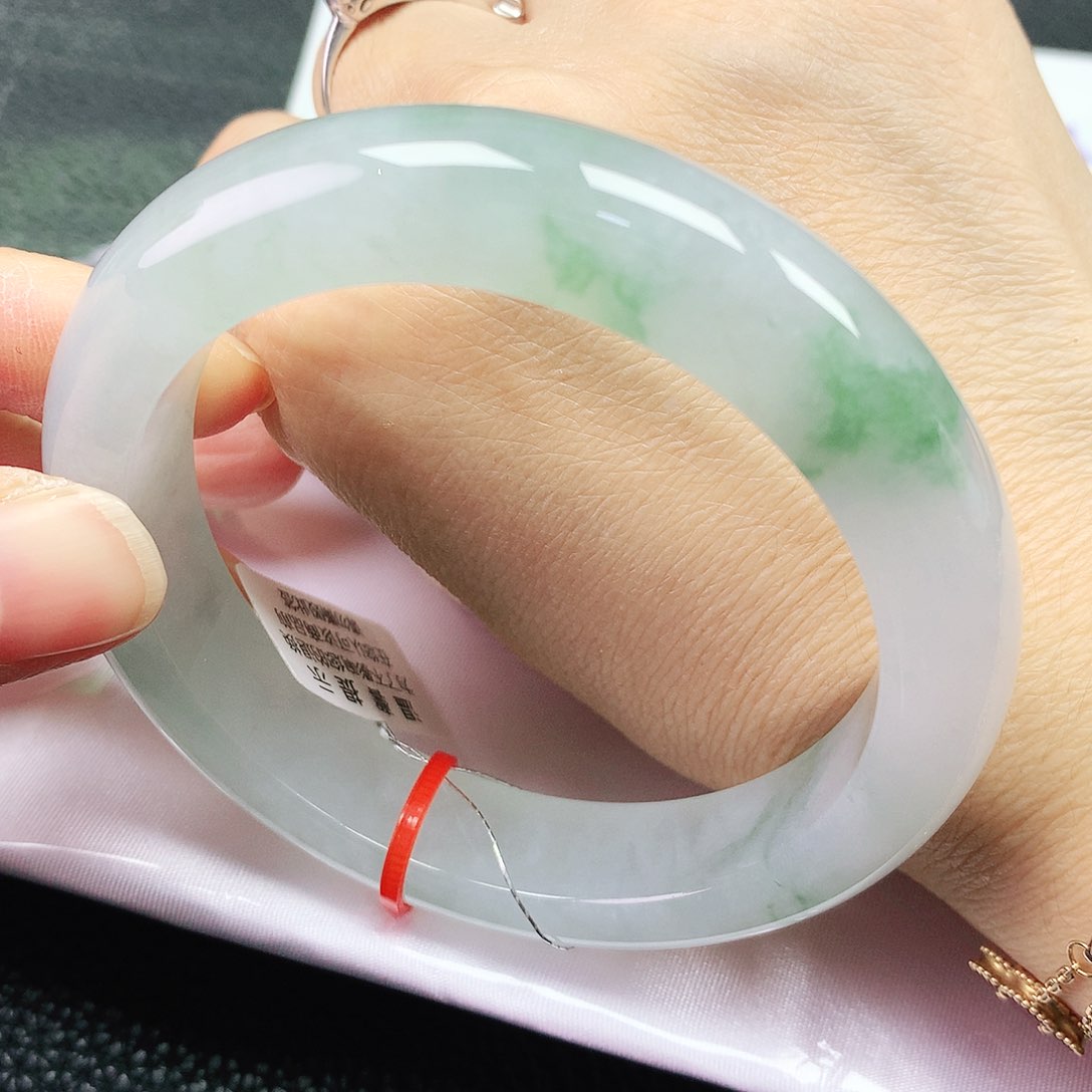 翡翠手镯未镶嵌57+圈