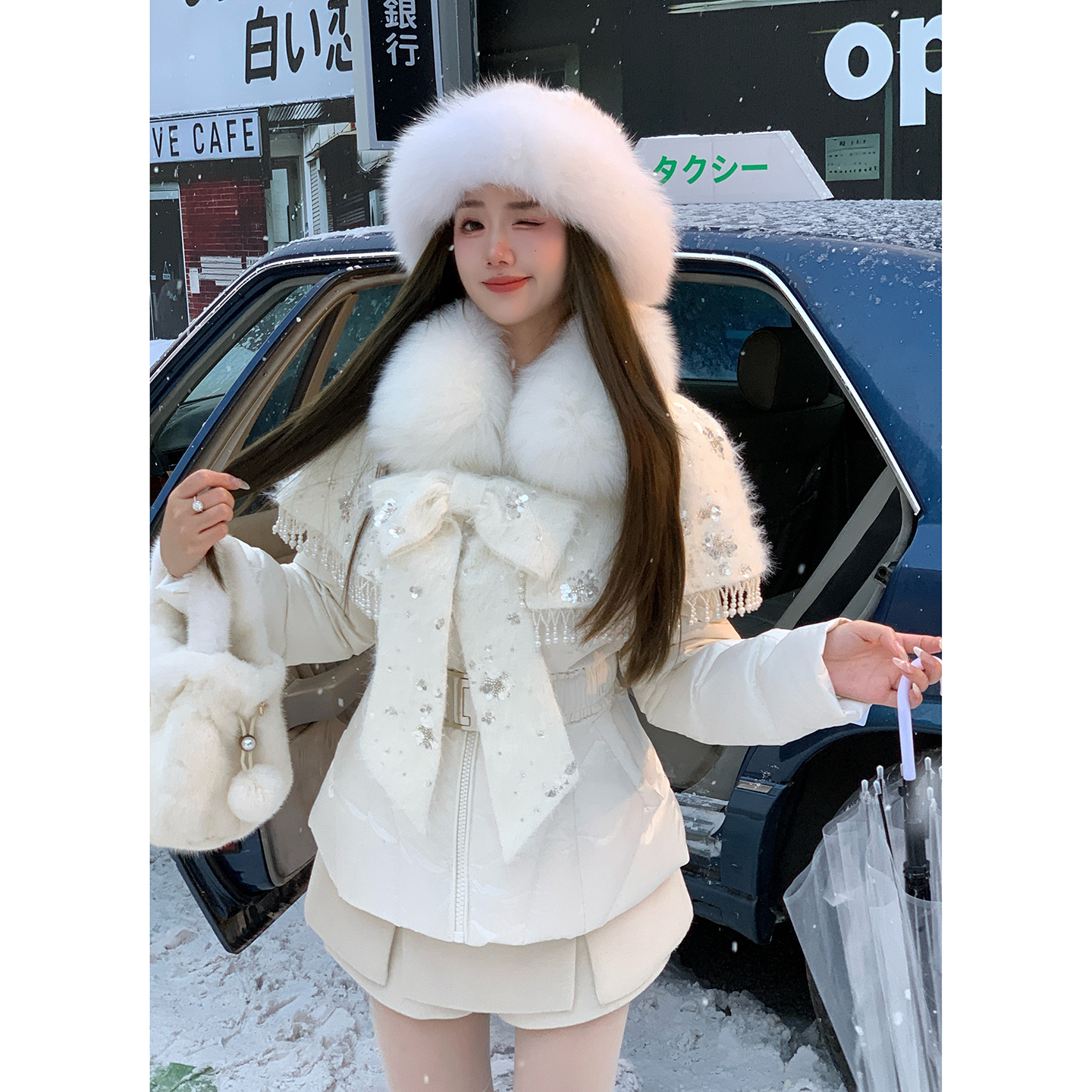 冰冰来了【纯白海岸】钉珠流苏短款斗篷狐狸毛领羽绒服套装27414