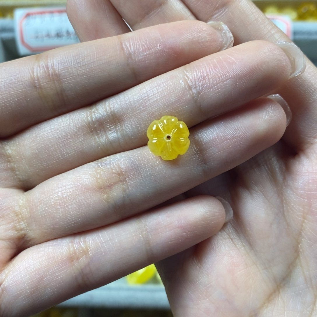 琥珀裸石未镶嵌?****小瓜珠