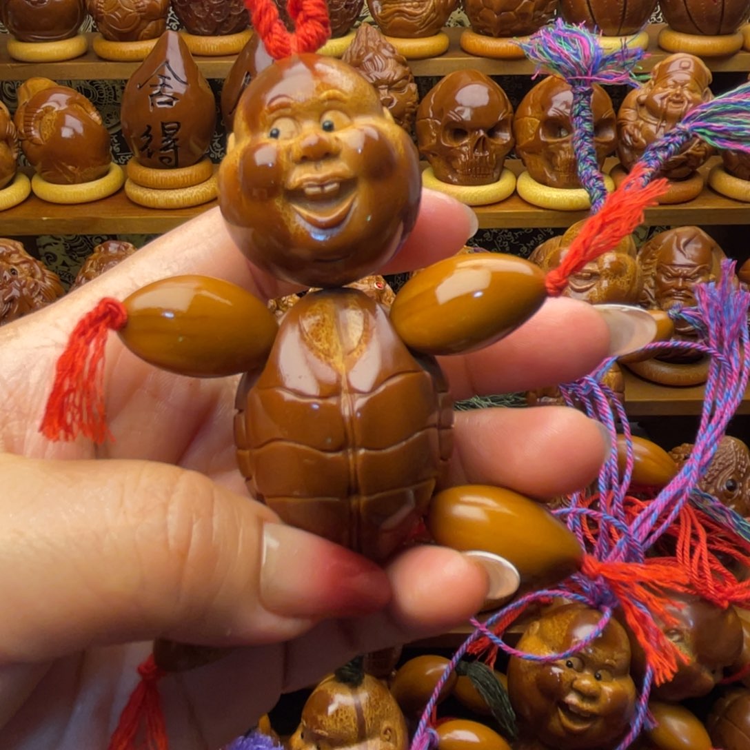 橄榄核吊坠富贵红色