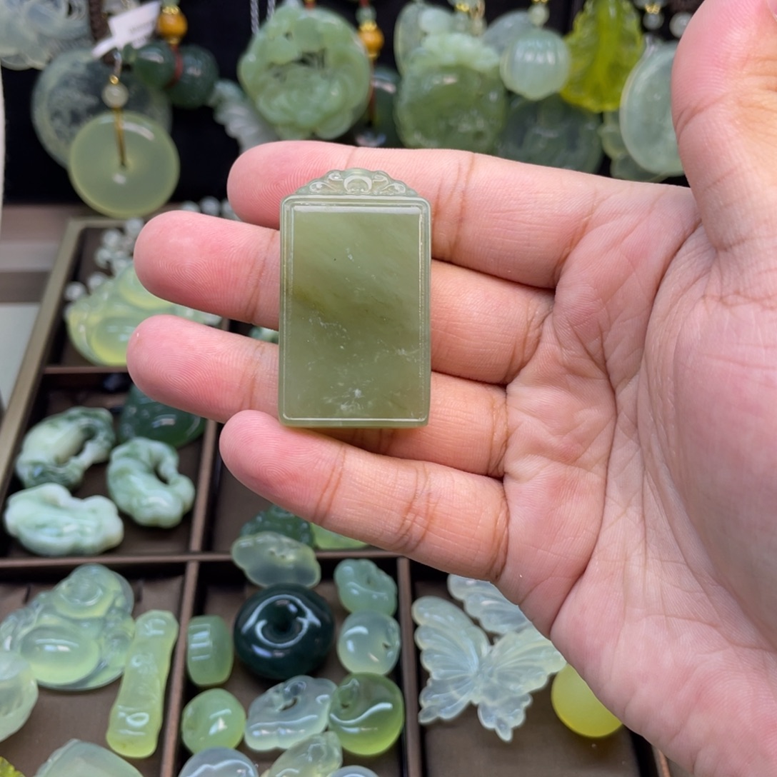 蛇纹石玉未镶嵌项链