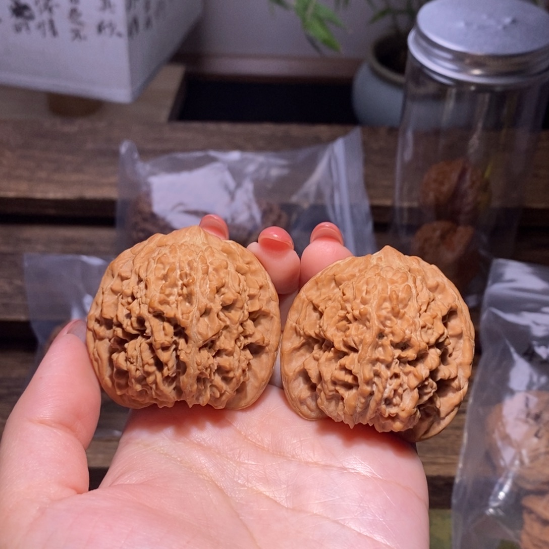 从***前文玩核桃吊坠全品44满天星