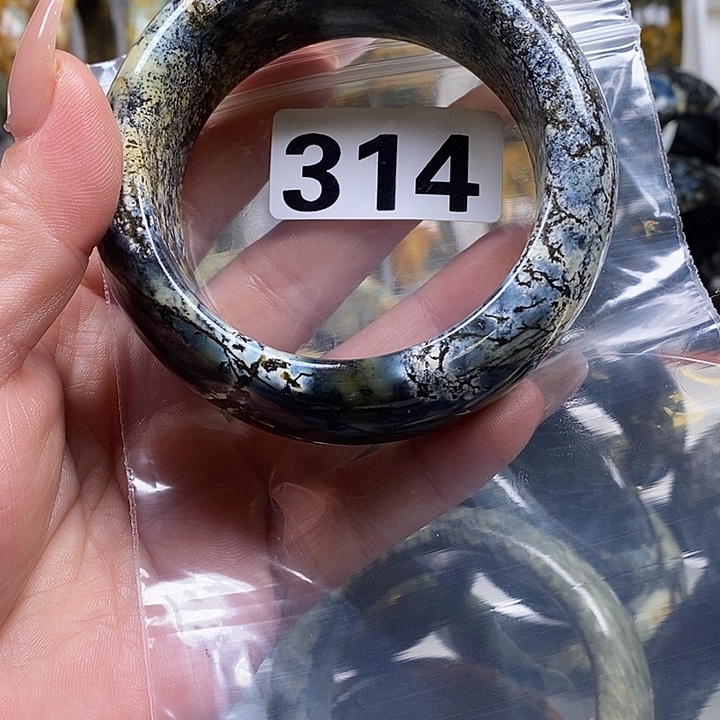 r***y蛇纹石玉未镶嵌手镯