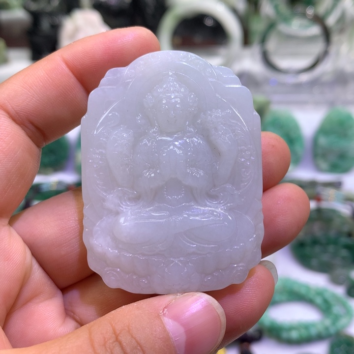 罗***生独山玉未镶嵌颈饰