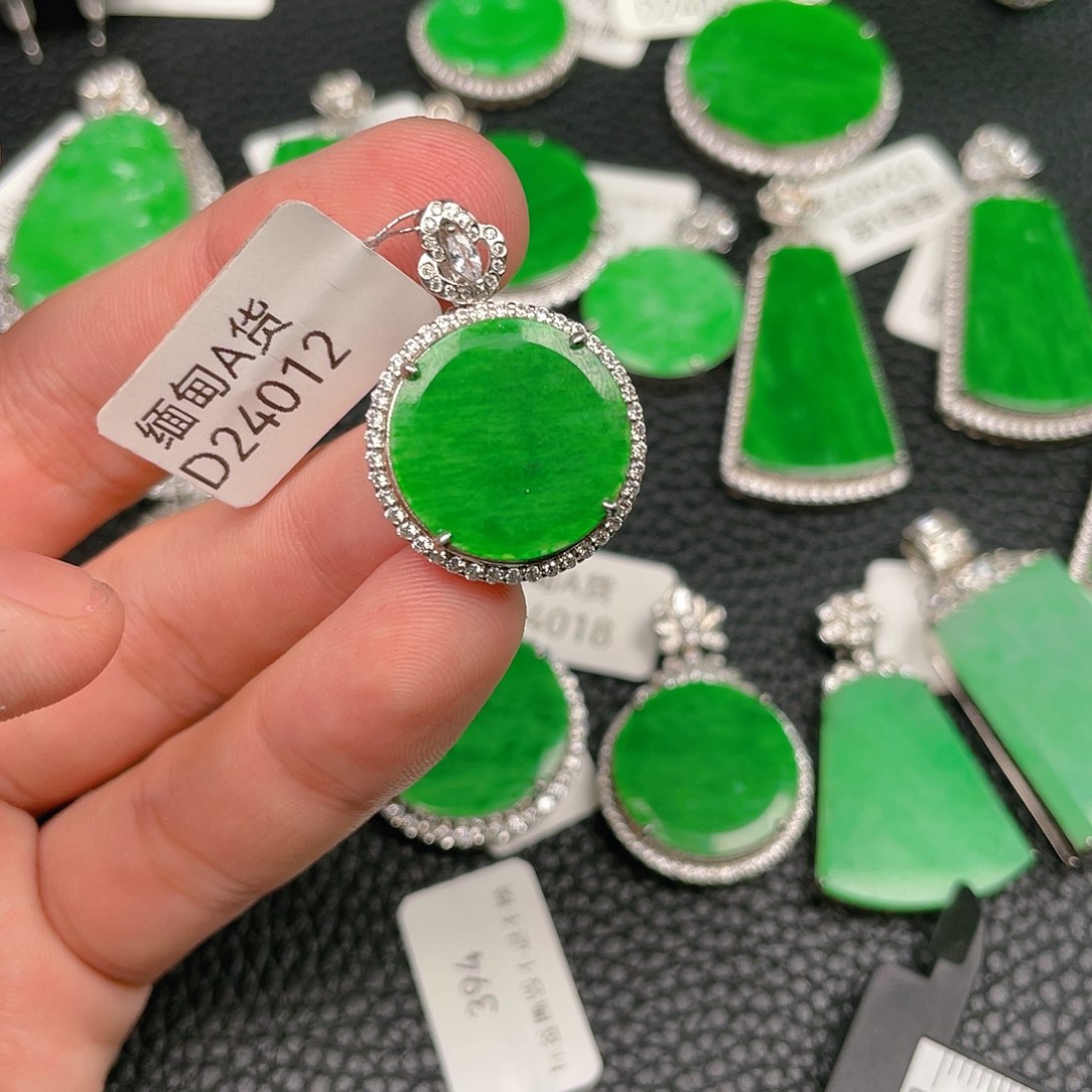 【闪购商品】翡翠吊坠(不含链)银S925镶嵌