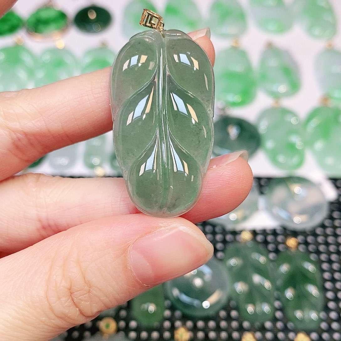 翡翠吊坠(不含链)18K金镶嵌