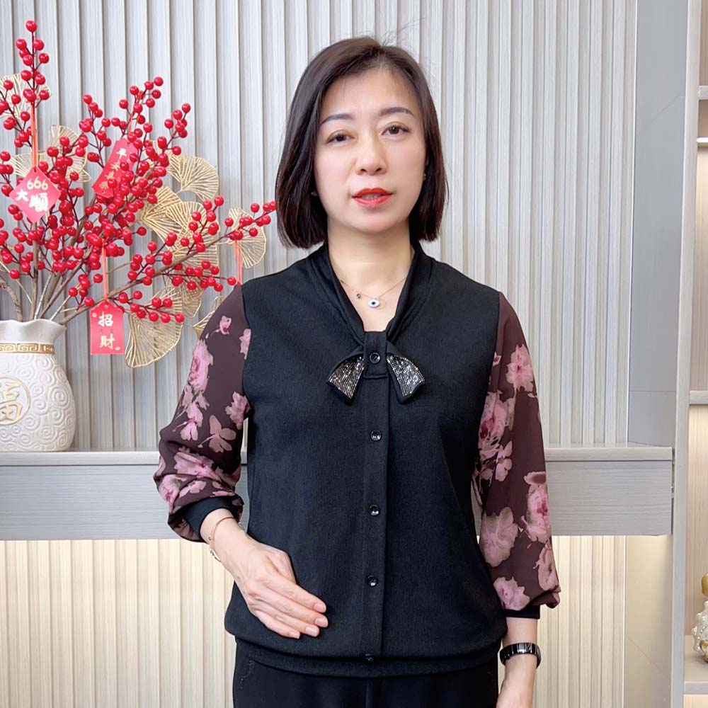2025春款上新中老年妈妈装洋气减龄宽松大码显瘦气质拼接长袖上衣