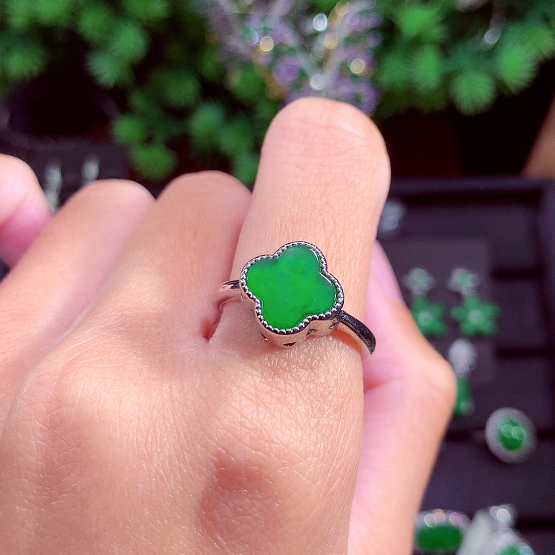 颈饰未镶嵌翡翠天然