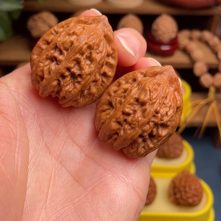 文玩核桃把件赤龙鸡心35