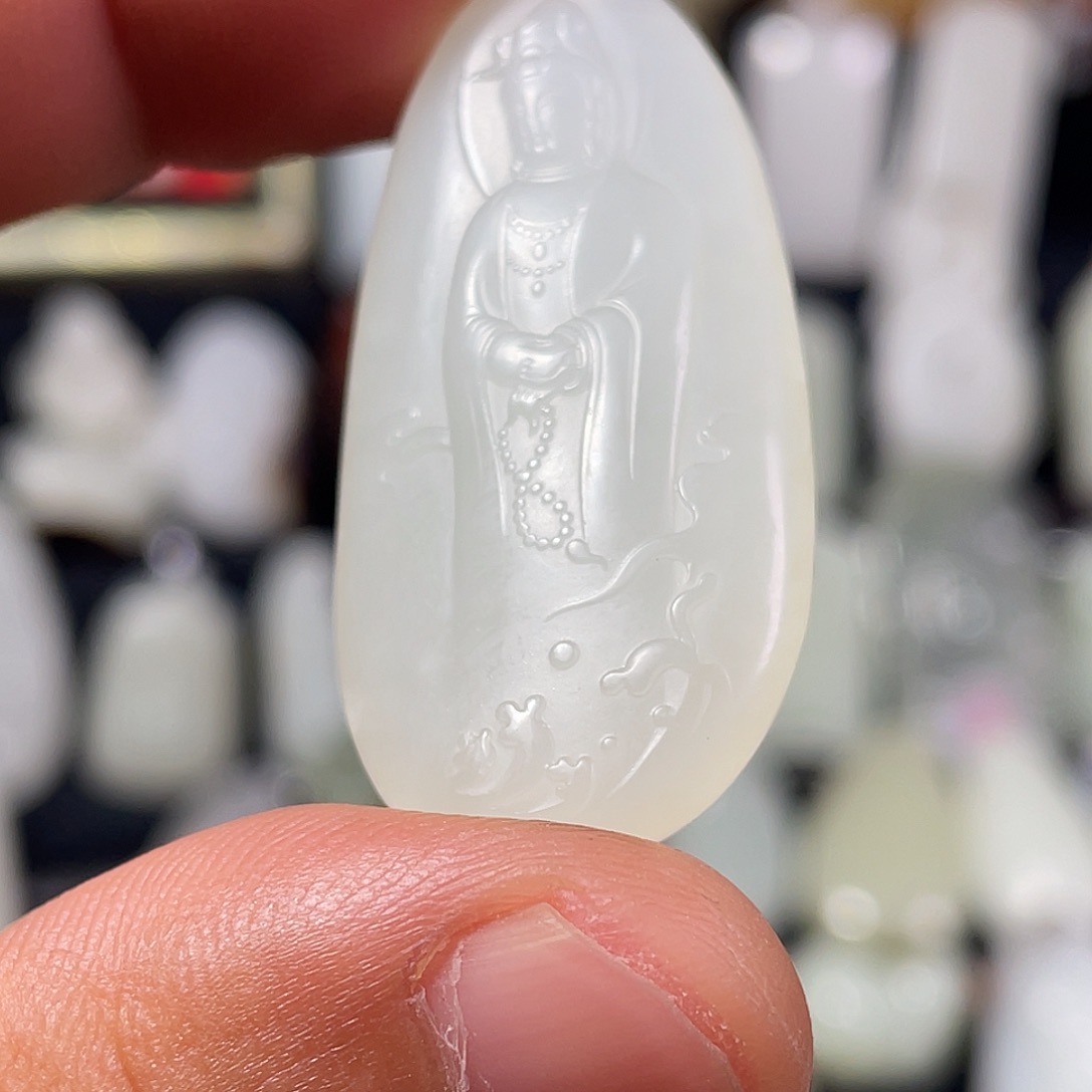 我***飞和田玉未镶嵌颈饰吊坠