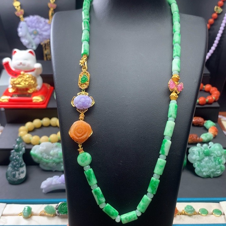 翡翠颈饰未镶嵌翡翠项链