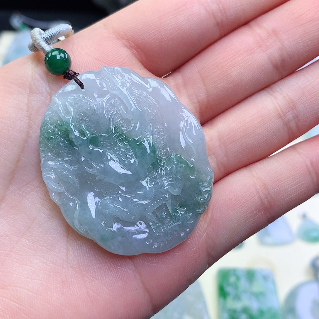 翡翠颈饰未镶嵌吊坠