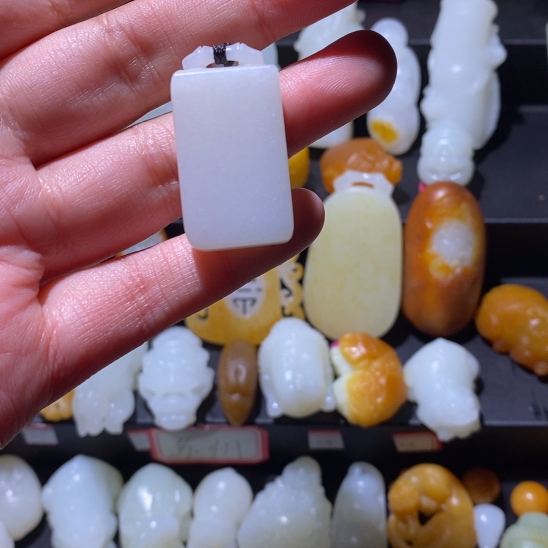 和田玉未镶嵌颈饰