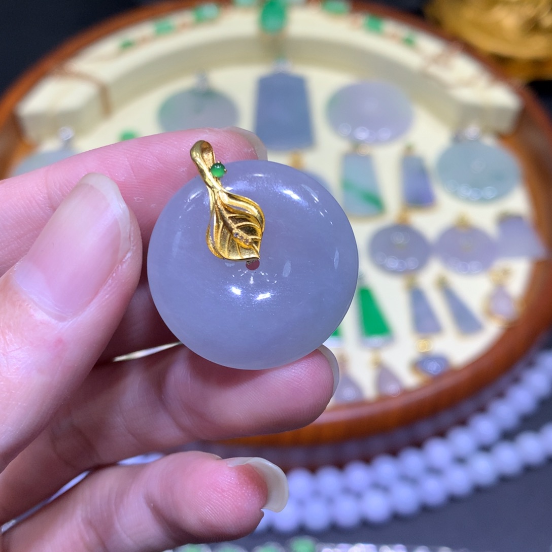 翡翠吊坠(不含链)18K金镶嵌