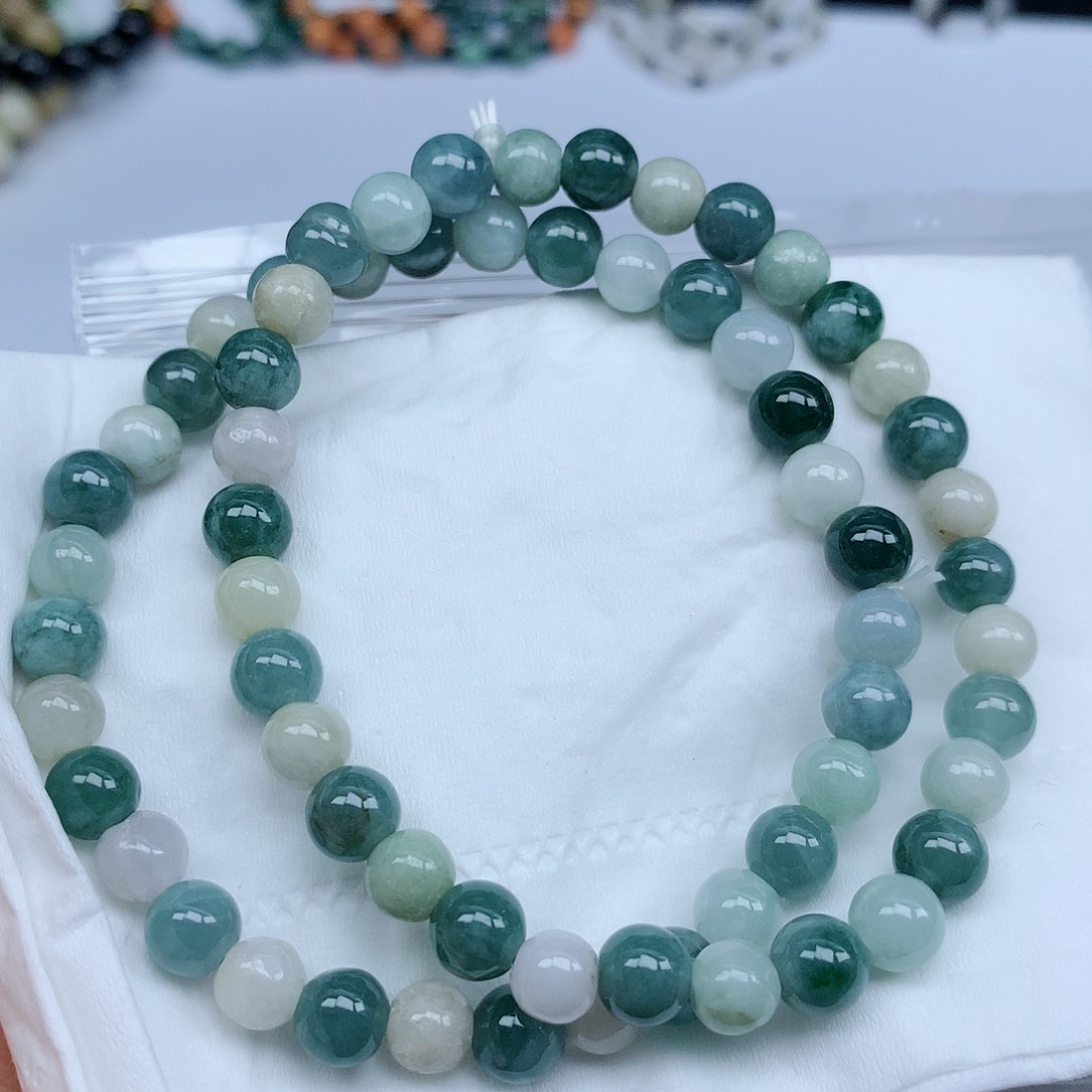 翡翠颈饰未镶嵌手串