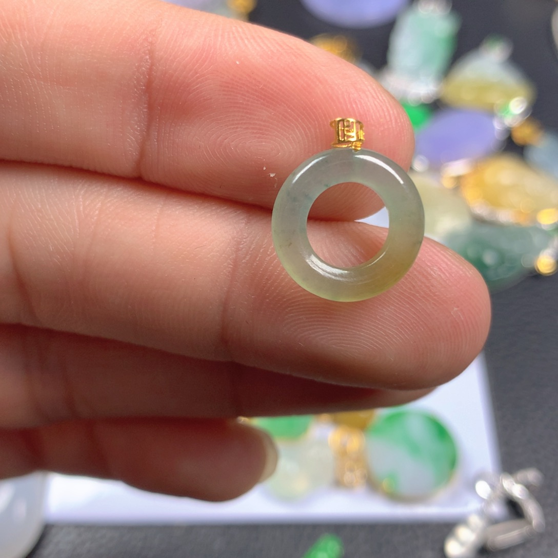 【闪购商品】翡翠颈饰18K金镶嵌翡翠