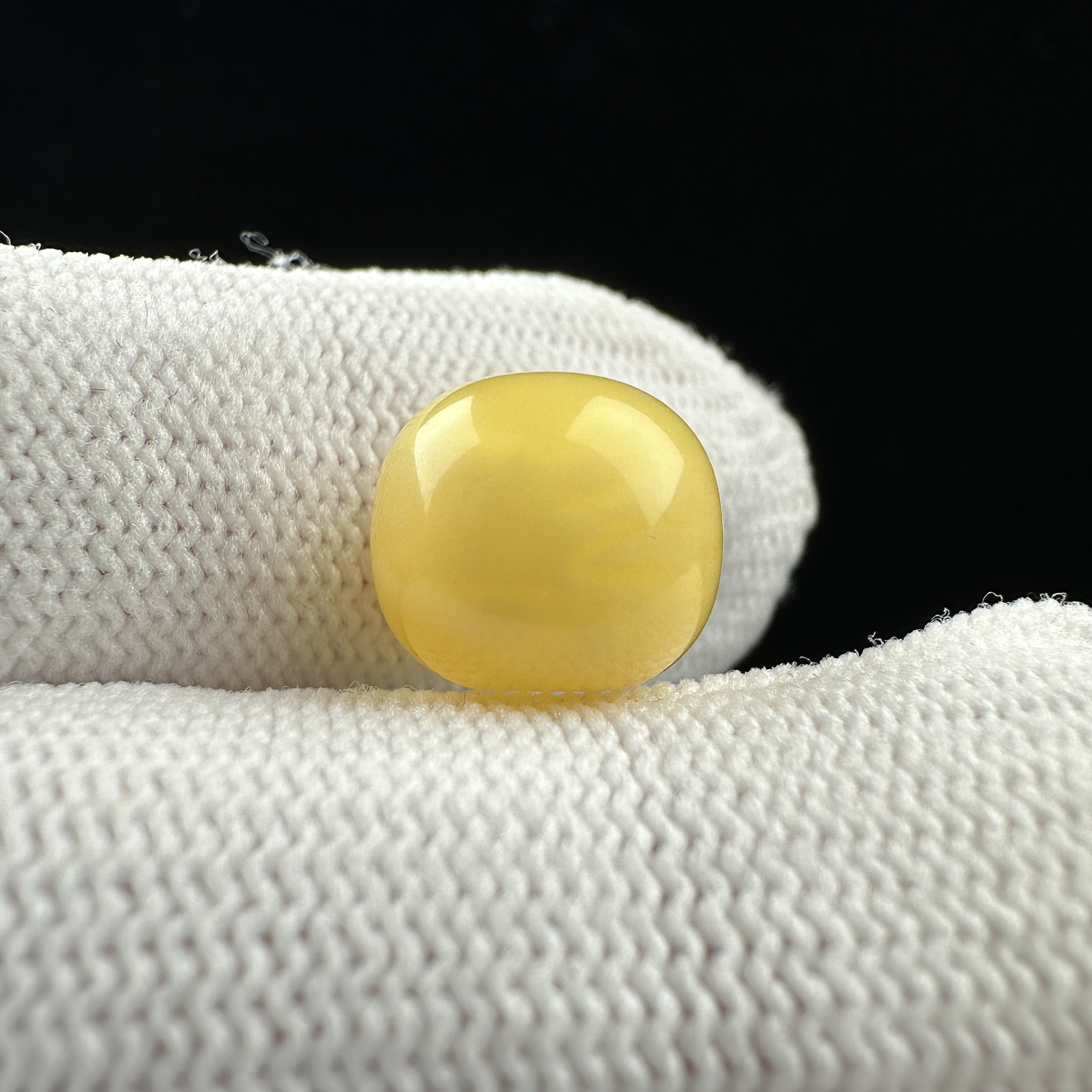 D1113天然原矿蜜蜡微瑕墩子11.5*10mm支持复检假一罚十
