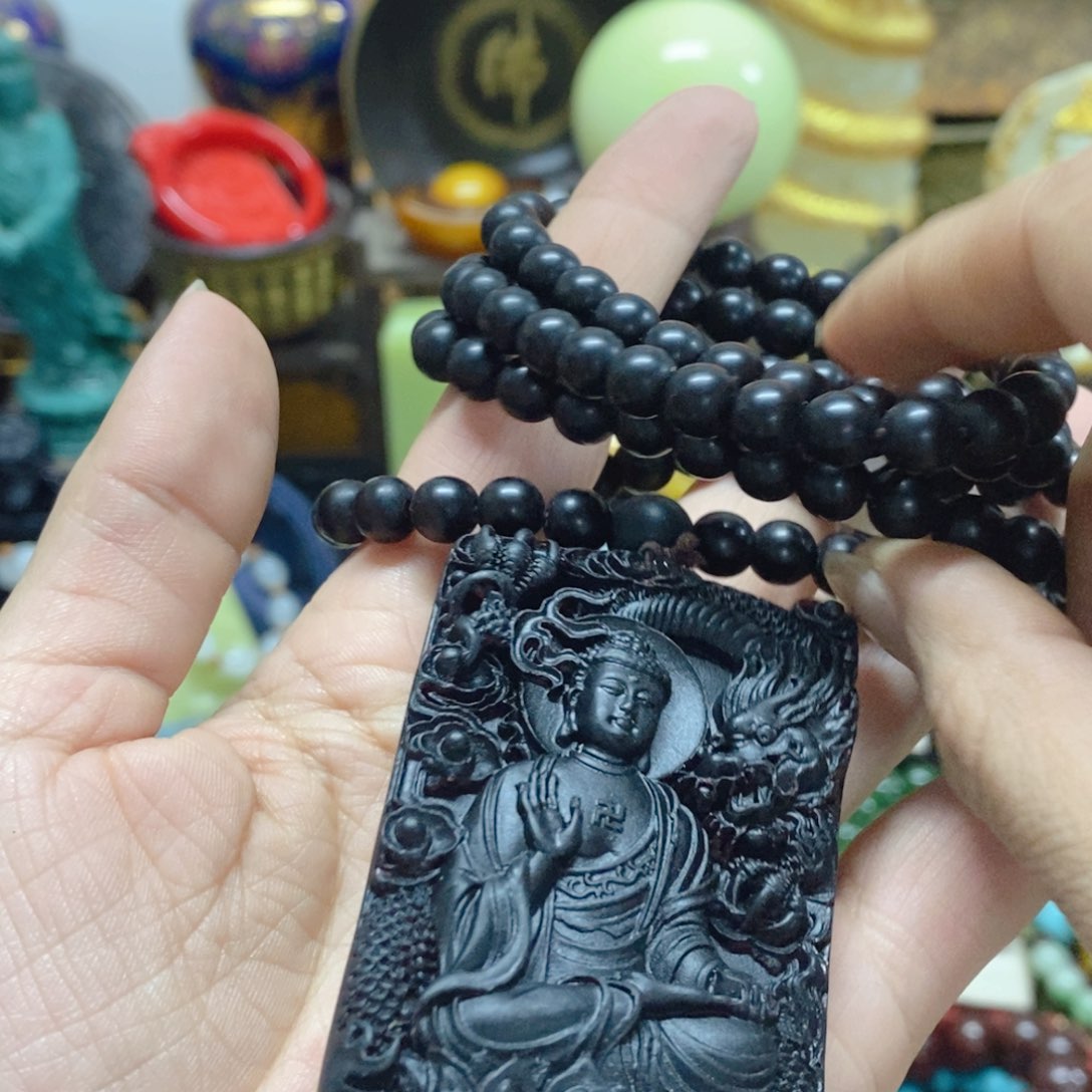 琥珀颈饰未镶嵌摆件等各种各样的小