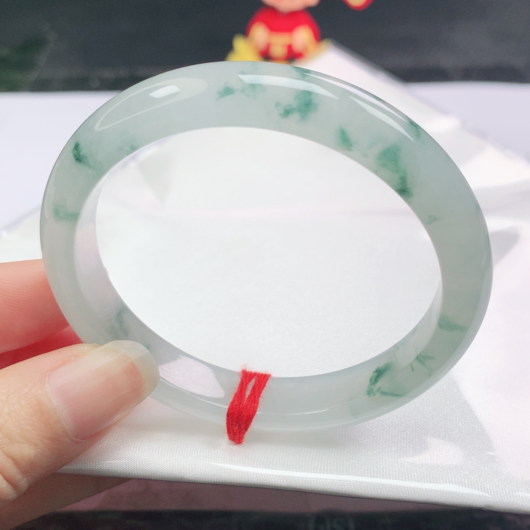 翡翠未镶嵌手镯（贵妃镯）