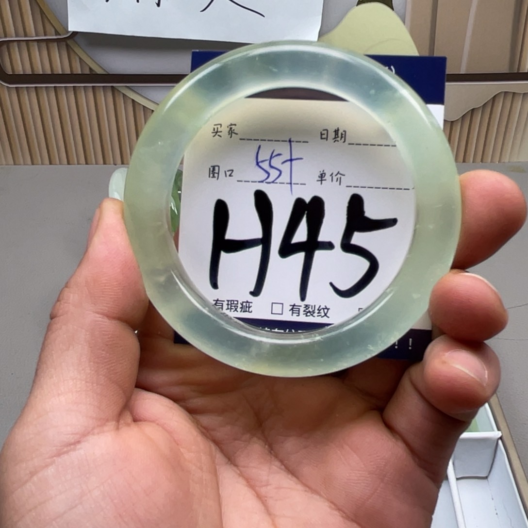 岫玉手镯手镯未镶嵌