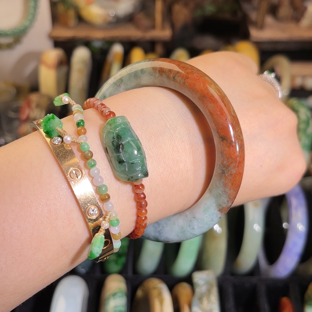 翡翠手镯未镶嵌南齐油画红